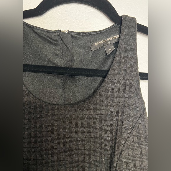 #27- Banana Republic fitted A line dress Size 0 Small - Picture 4 of 4